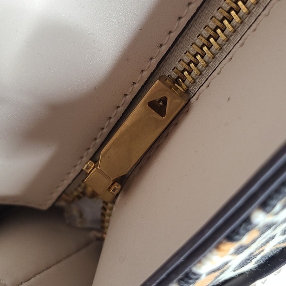 NWT Guess Izzy Leopard Print Tote Bag - Picture 8 of 9